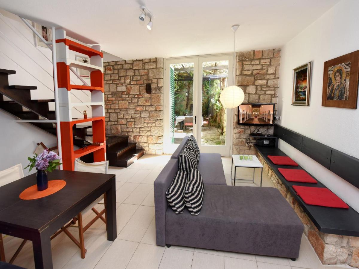 Apartment Andrea Old Town Πόρετς Εξωτερικό φωτογραφία