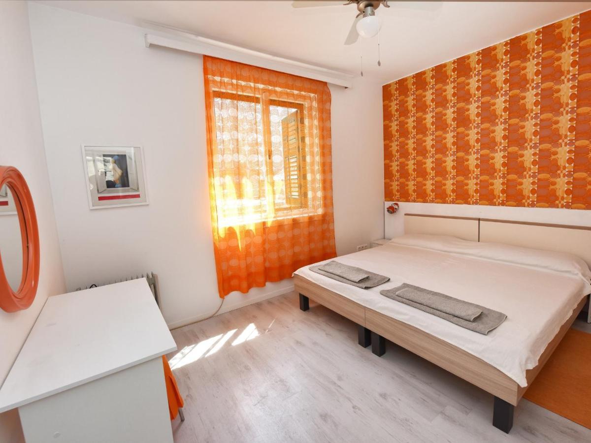 Apartment Andrea Old Town Πόρετς Εξωτερικό φωτογραφία