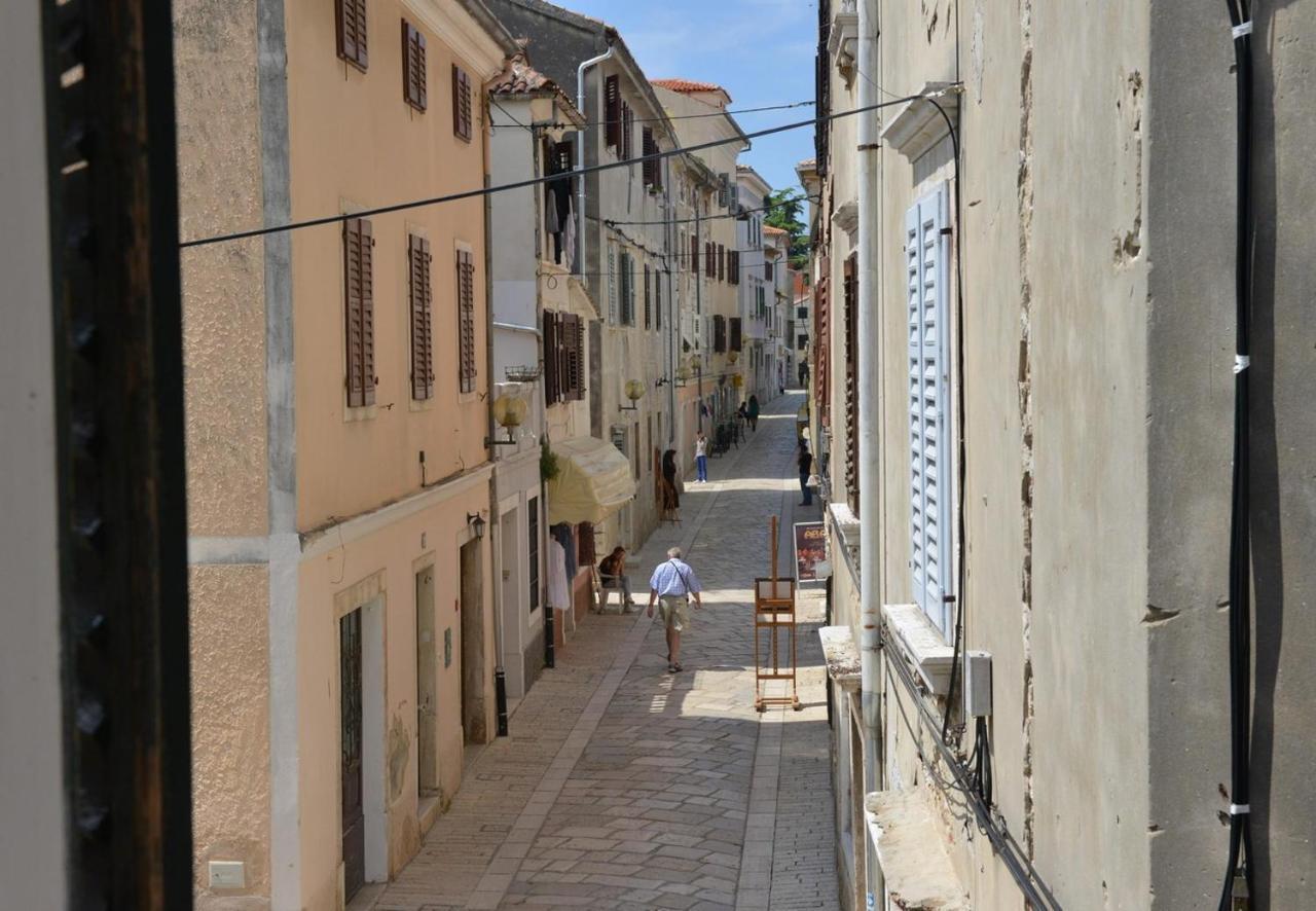 Apartment Andrea Old Town Πόρετς Εξωτερικό φωτογραφία