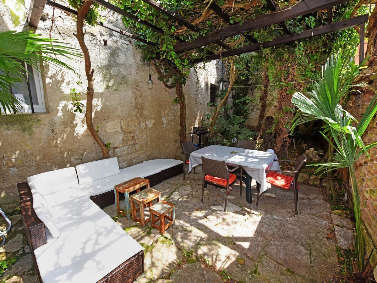 Apartment Andrea Old Town Πόρετς Εξωτερικό φωτογραφία