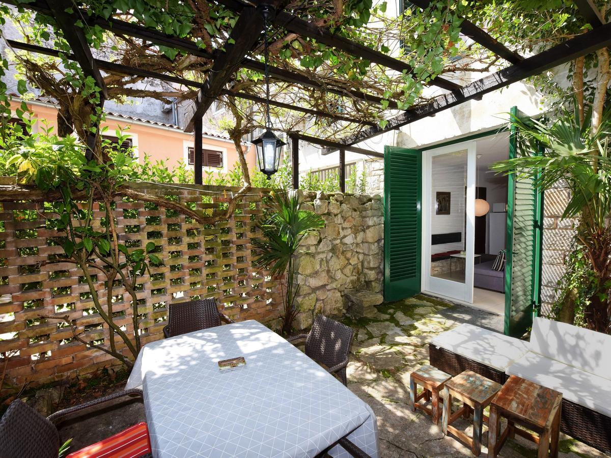 Apartment Andrea Old Town Πόρετς Εξωτερικό φωτογραφία