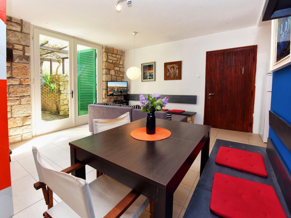 Apartment Andrea Old Town Πόρετς Εξωτερικό φωτογραφία
