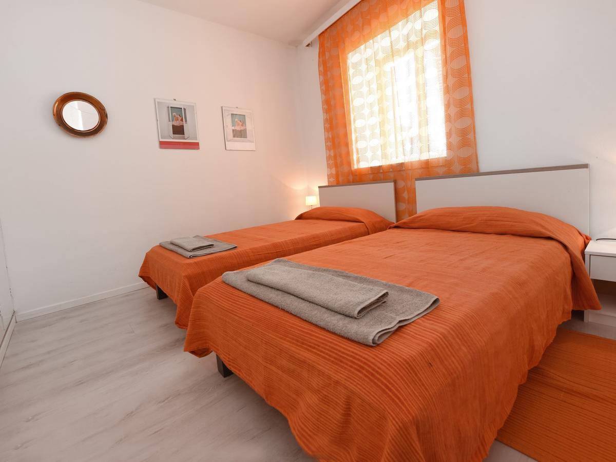 Apartment Andrea Old Town Πόρετς Εξωτερικό φωτογραφία